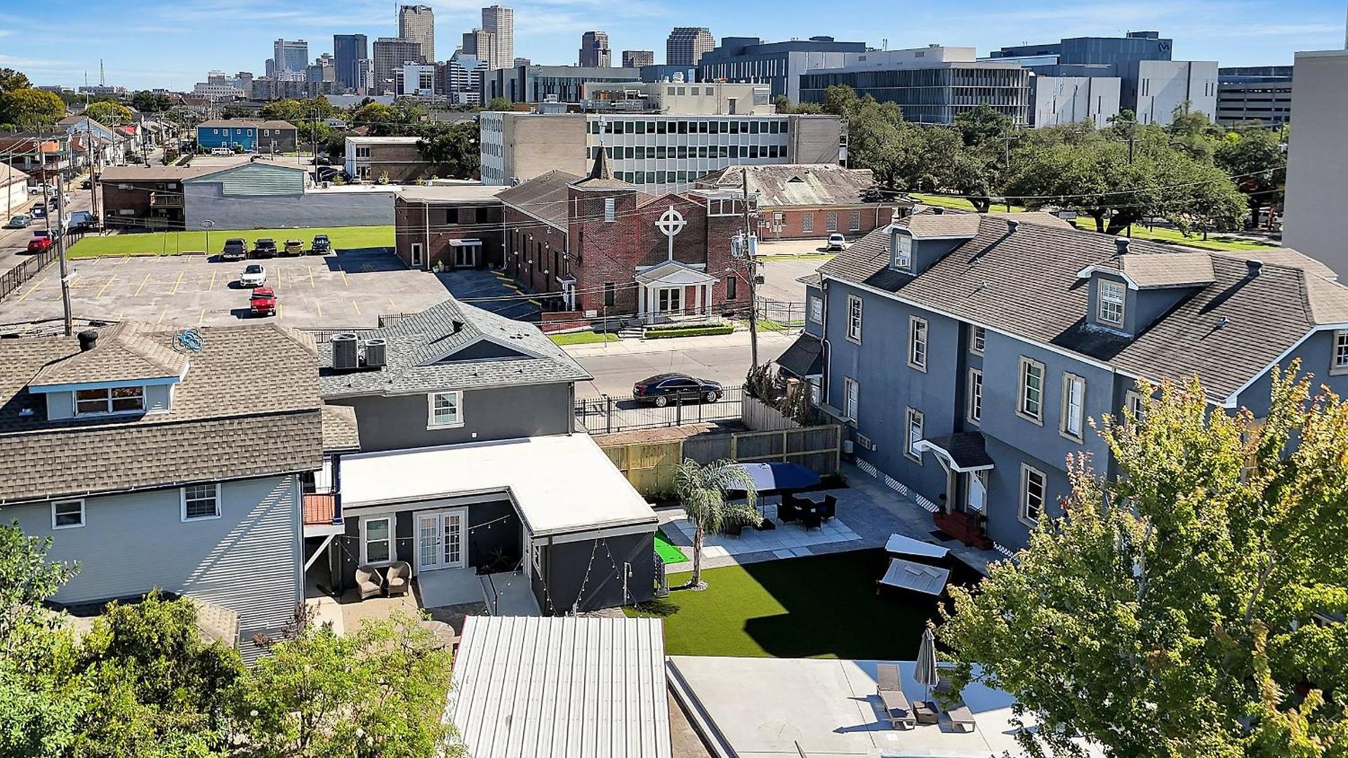 Hotel Sleeps 24-spacious Near Fq W Pool New Orleans