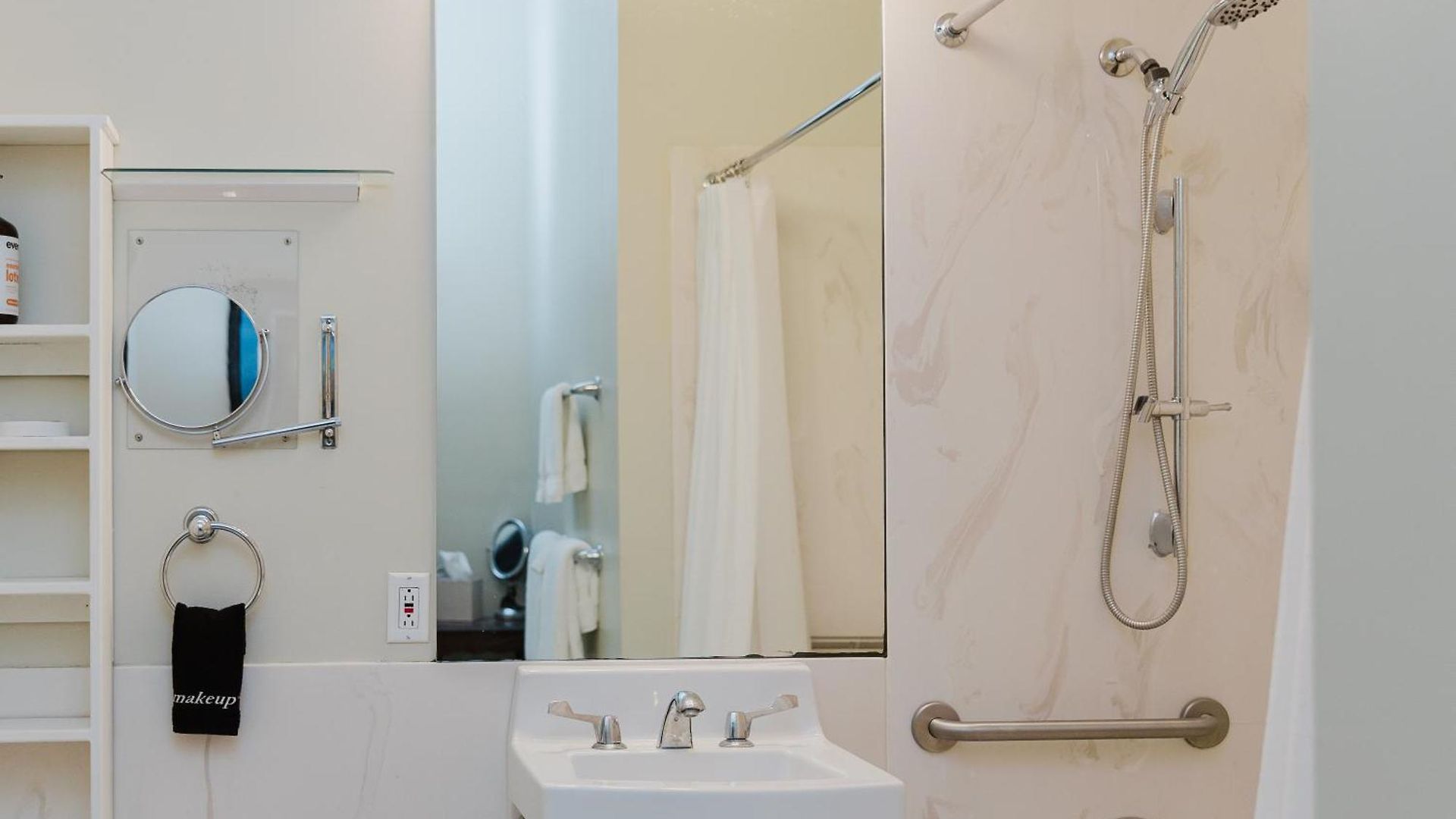 Grand Victorian Bed & Breakfast 3*