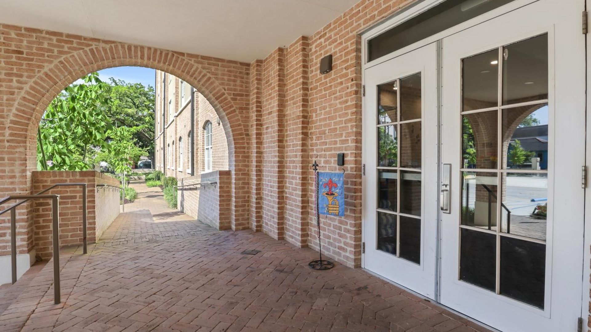 Bywater Aparthotel