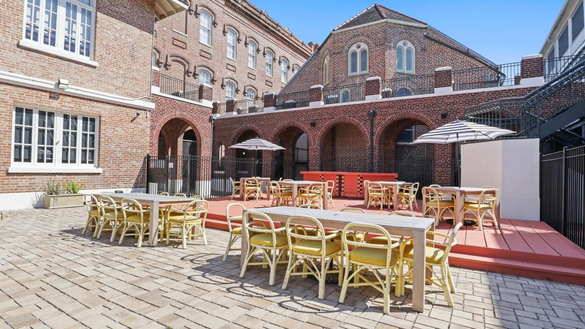 Aparthotel Bywater 3*