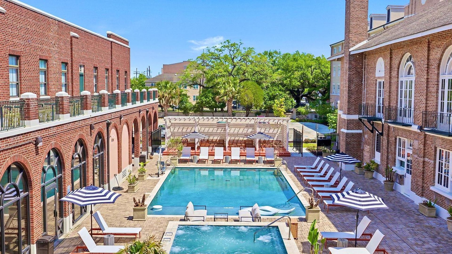 Bywater Aparthotel