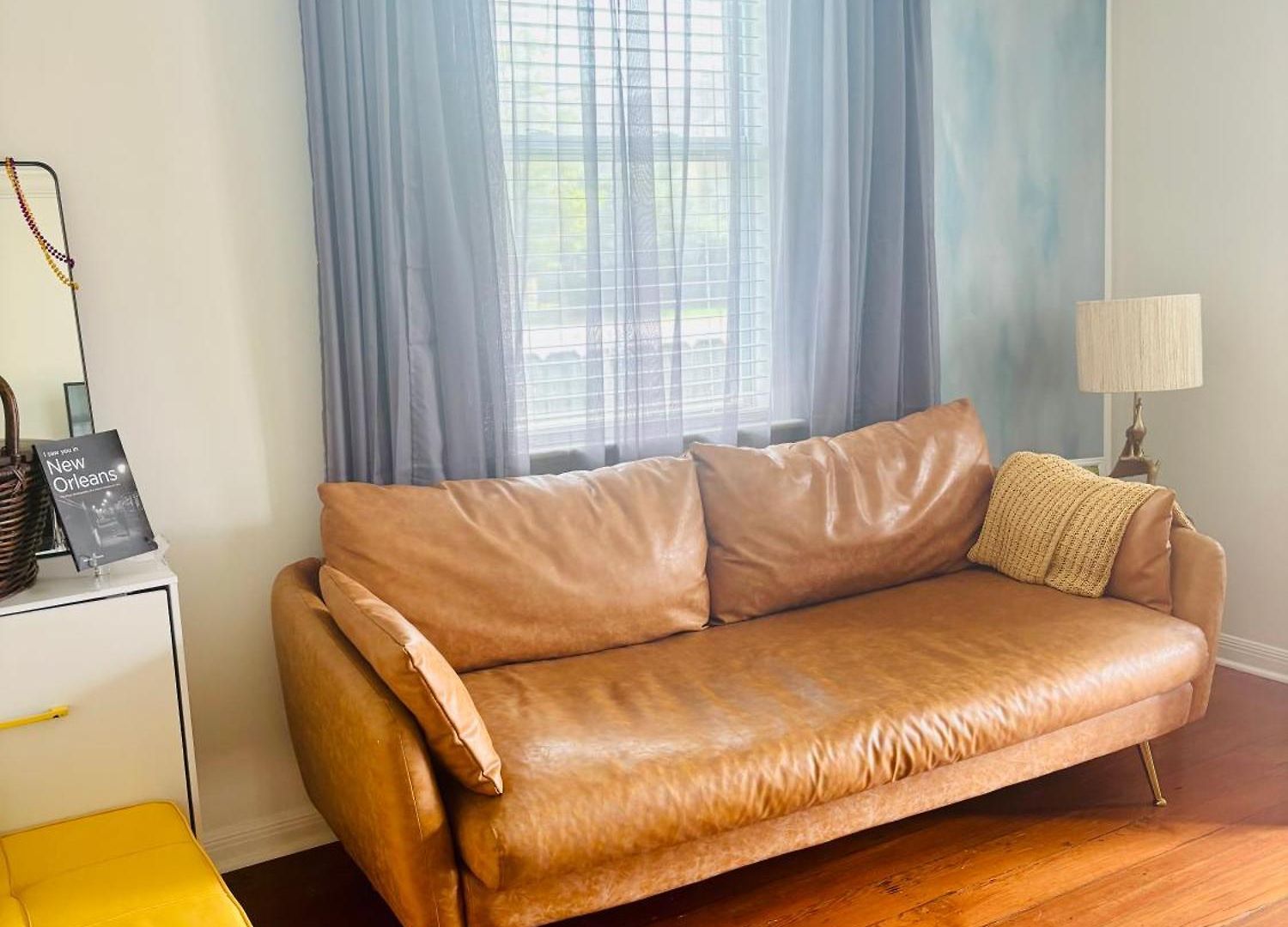Charming Creole Near French Quarter Apartment