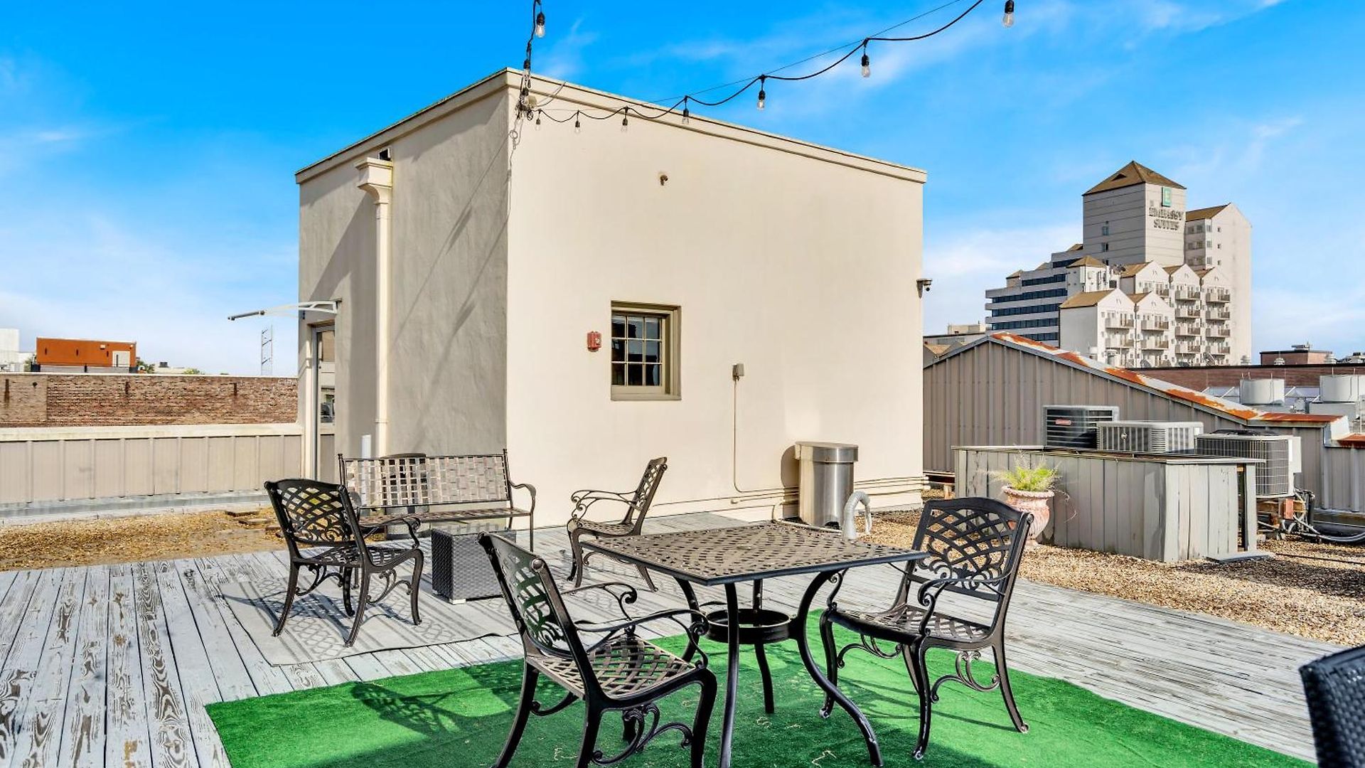 Brick & Beam Retreat Near Nola Attractions *