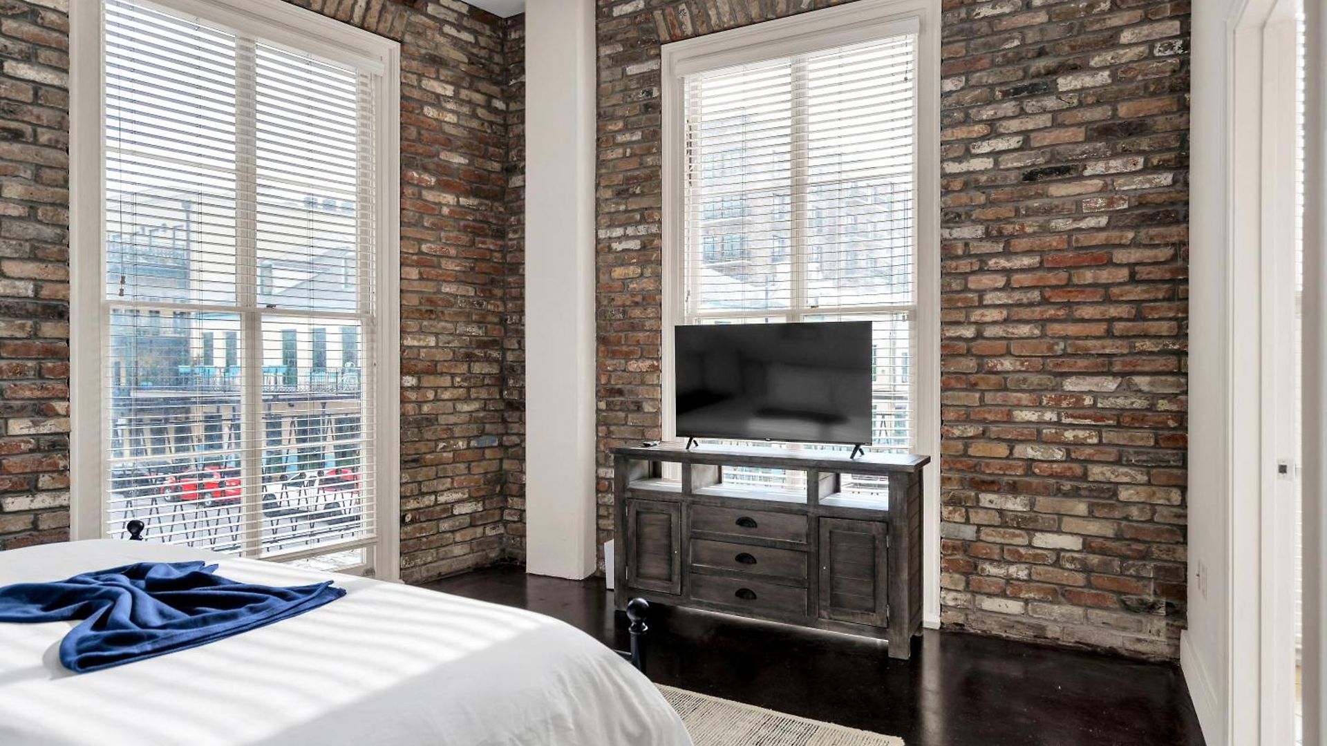 Apartment Brick & Beam Retreat Near Nola Attractions