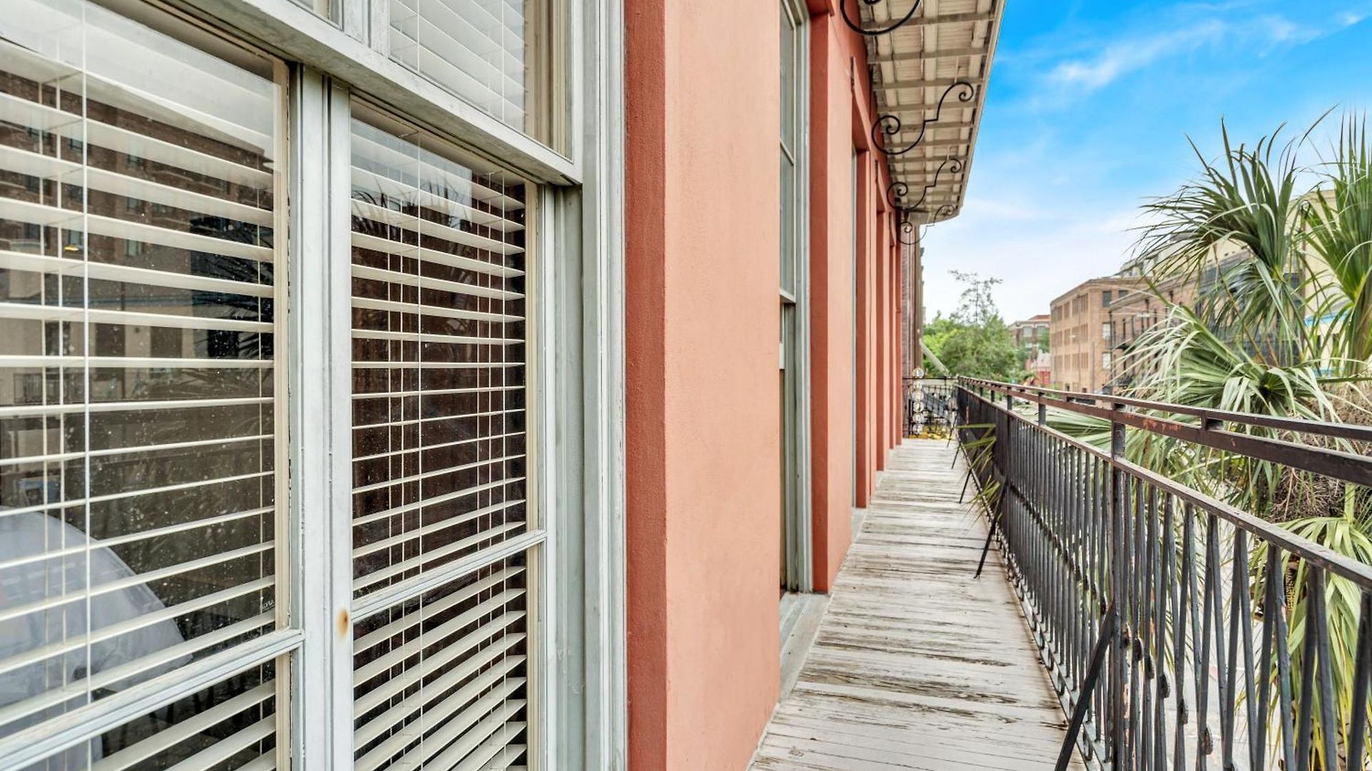Brick & Beam Retreat Near Nola Attractions New Orleans