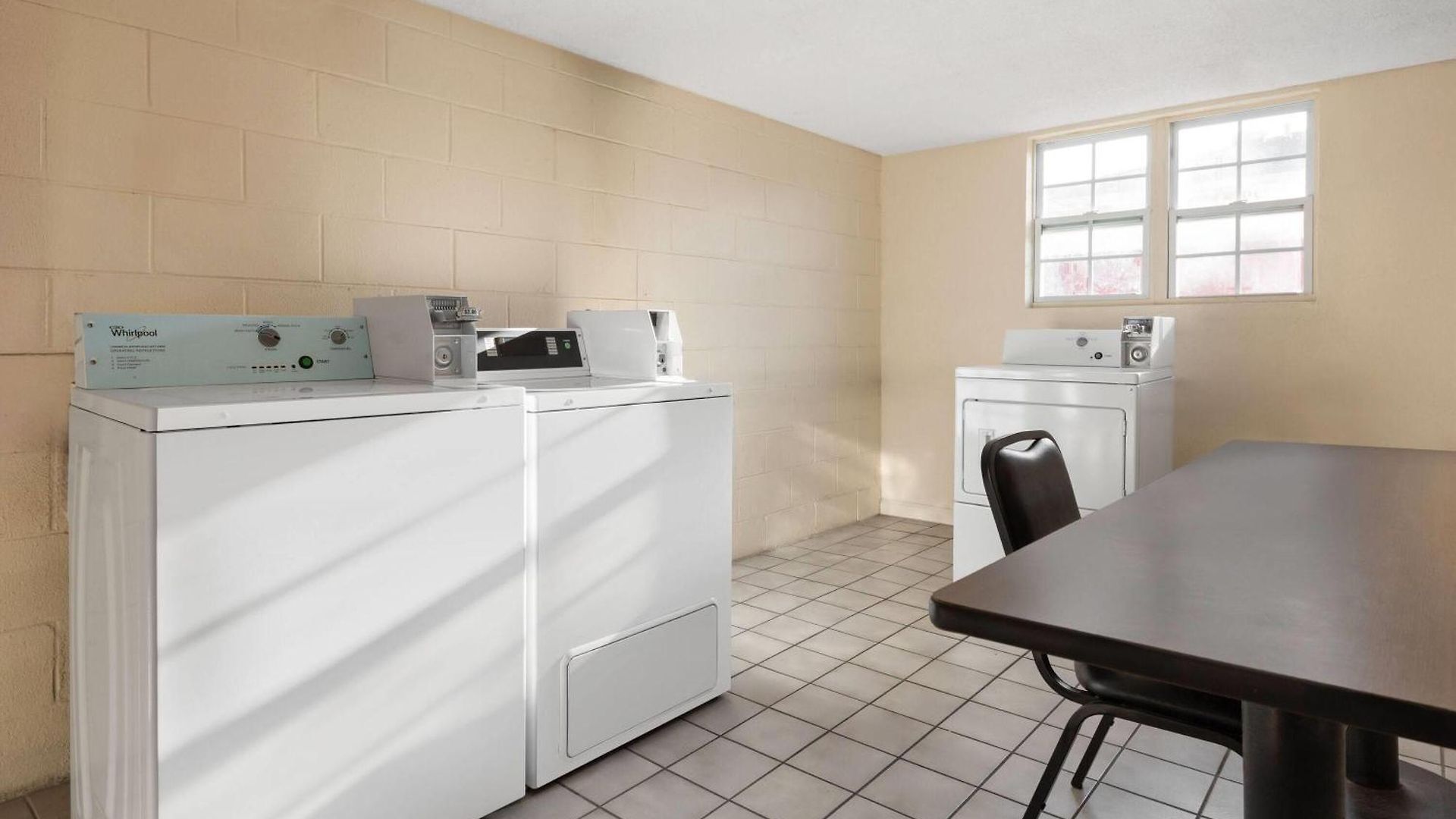 Super 8 By Wyndham New Orleans