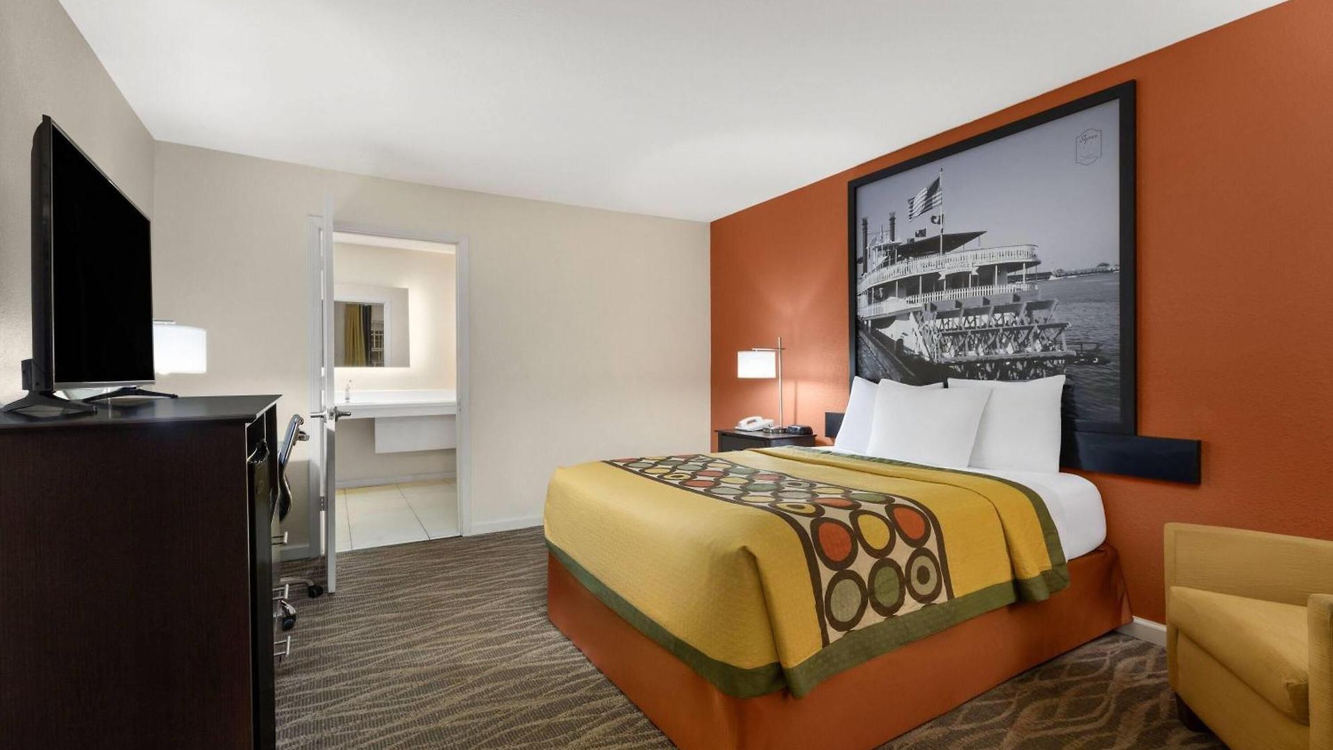 Super 8 By Wyndham Hotel New Orleans
