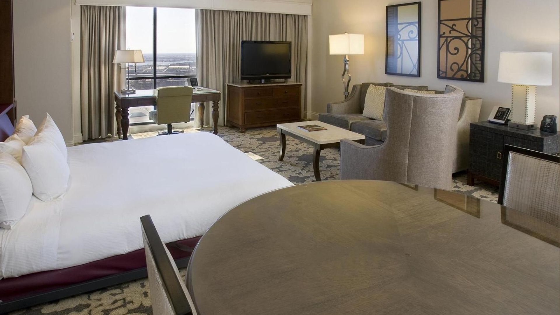Hilton Riverside Hotel 4*