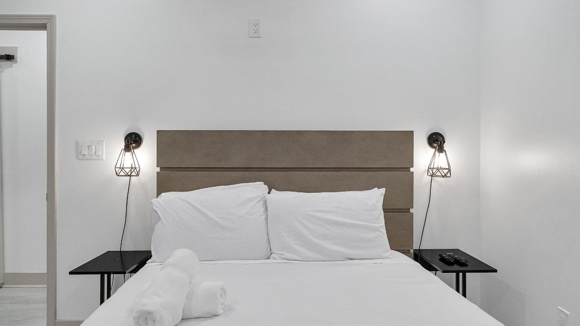 Hotel Sleeps 24-spacious Near Fq W Pool New Orleans