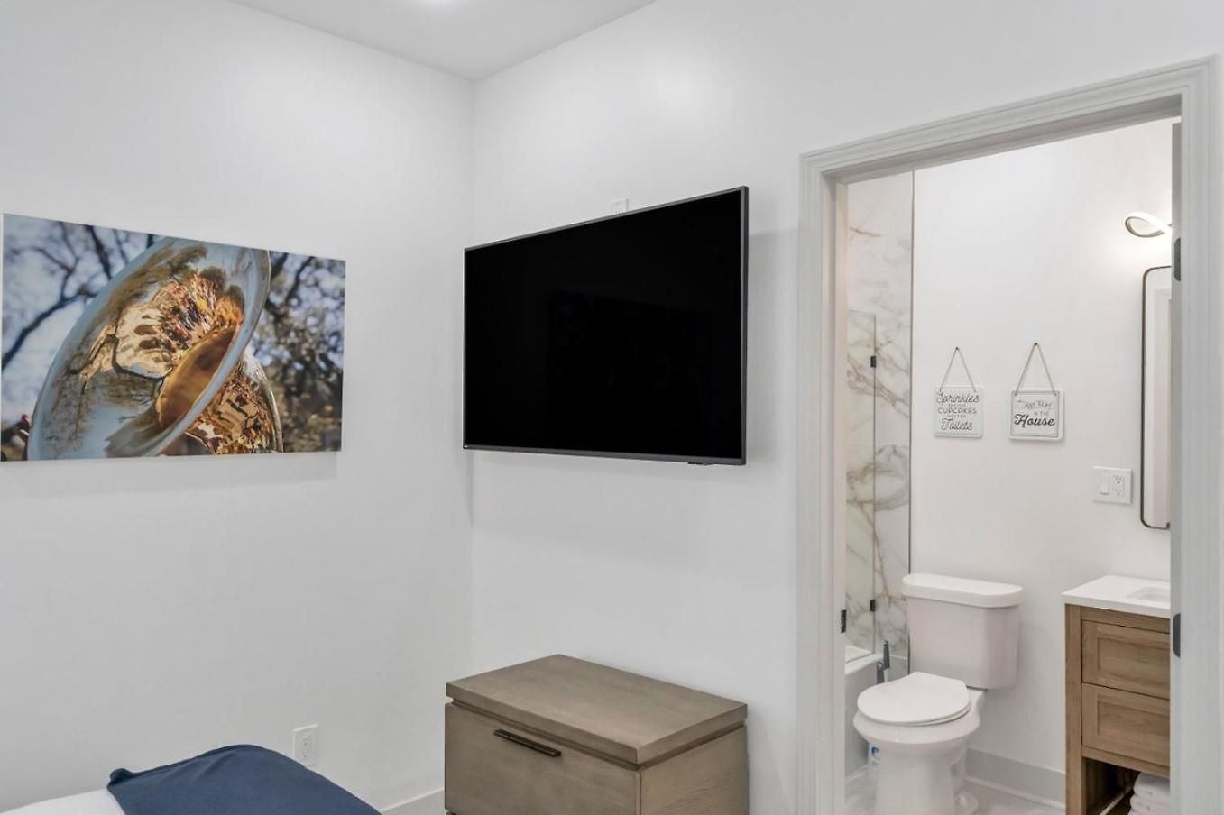 Sleeps 24-spacious Near Fq W Pool Hotel