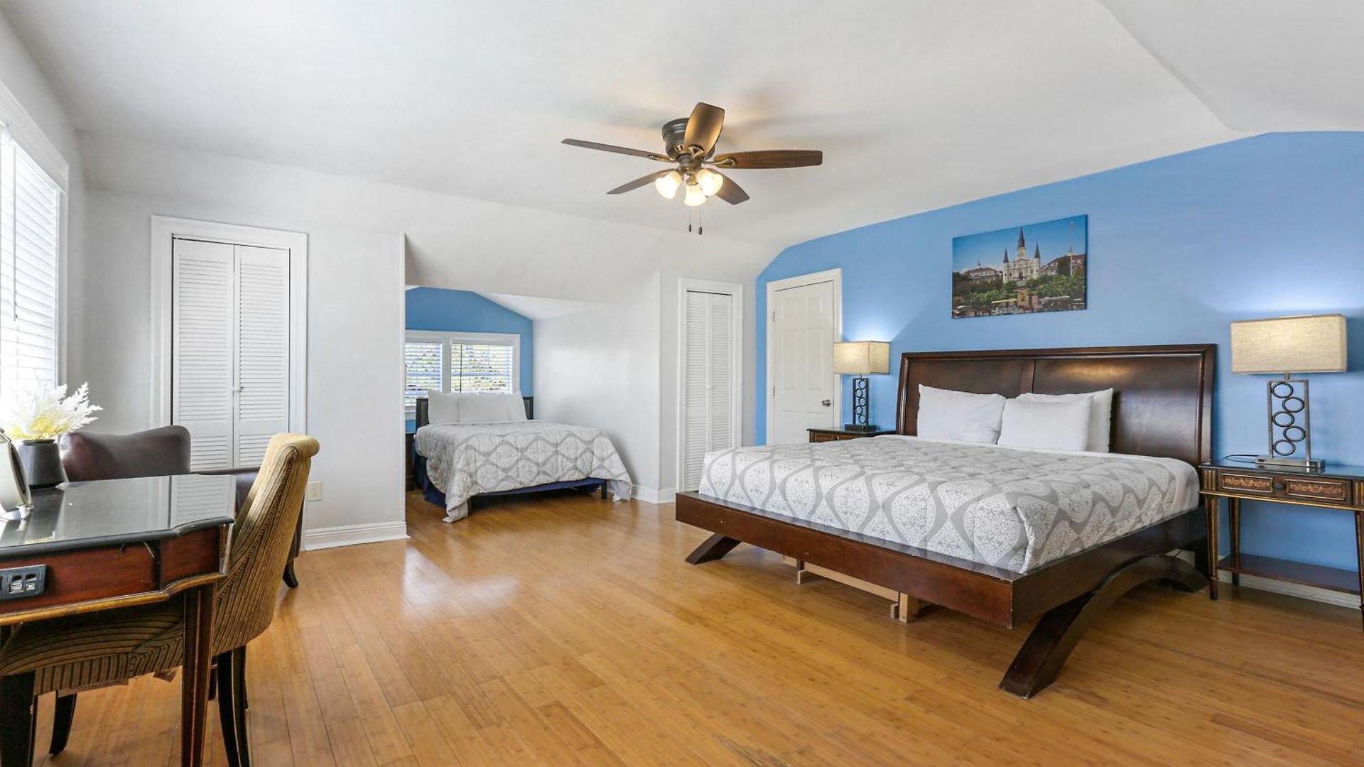 Comfortable Rooms Near All Nola Hot Spots *