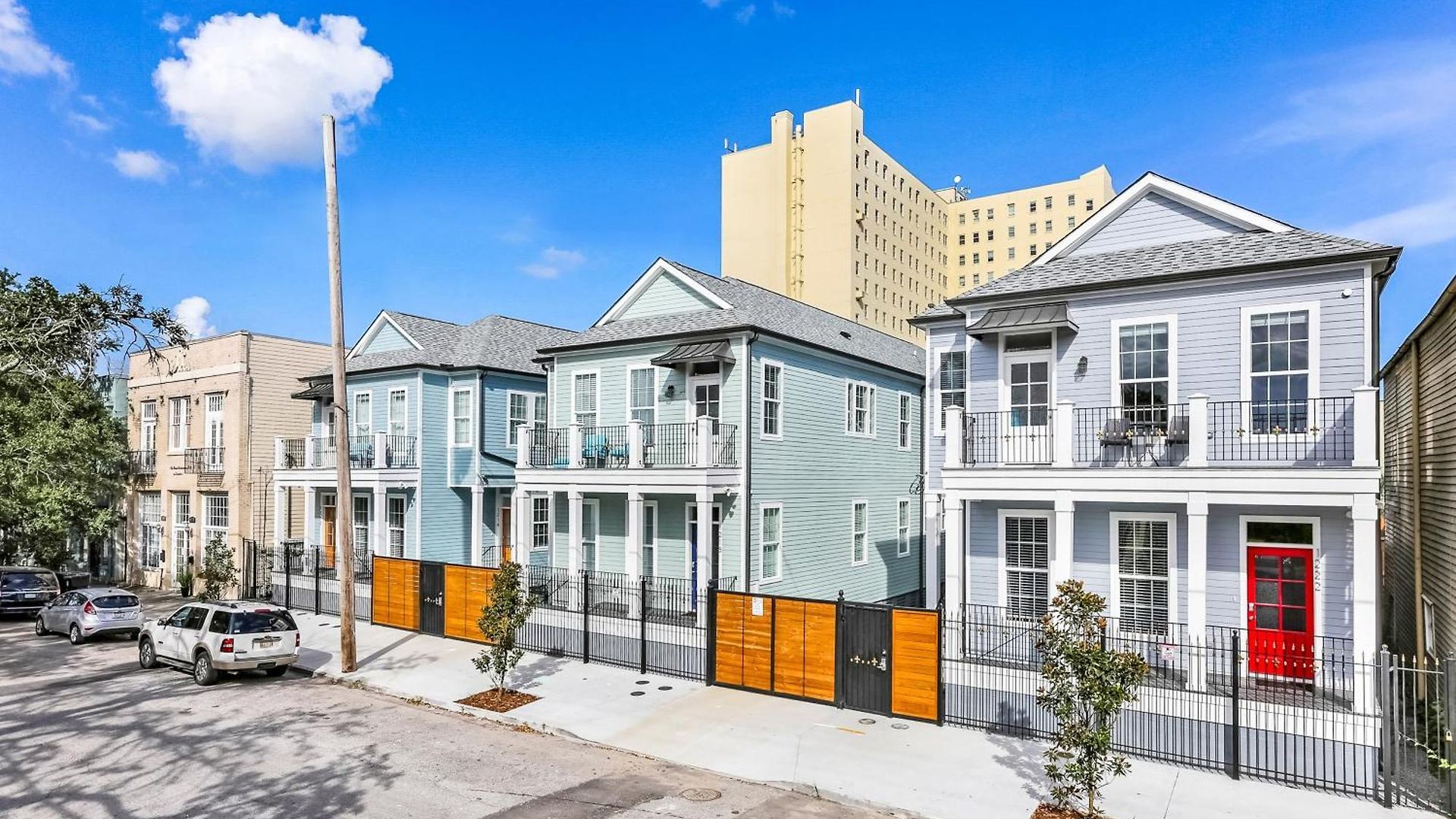 Hosteeva Stunning 4 Bedroom W Pool Steps To St Charles Ave Apartment *