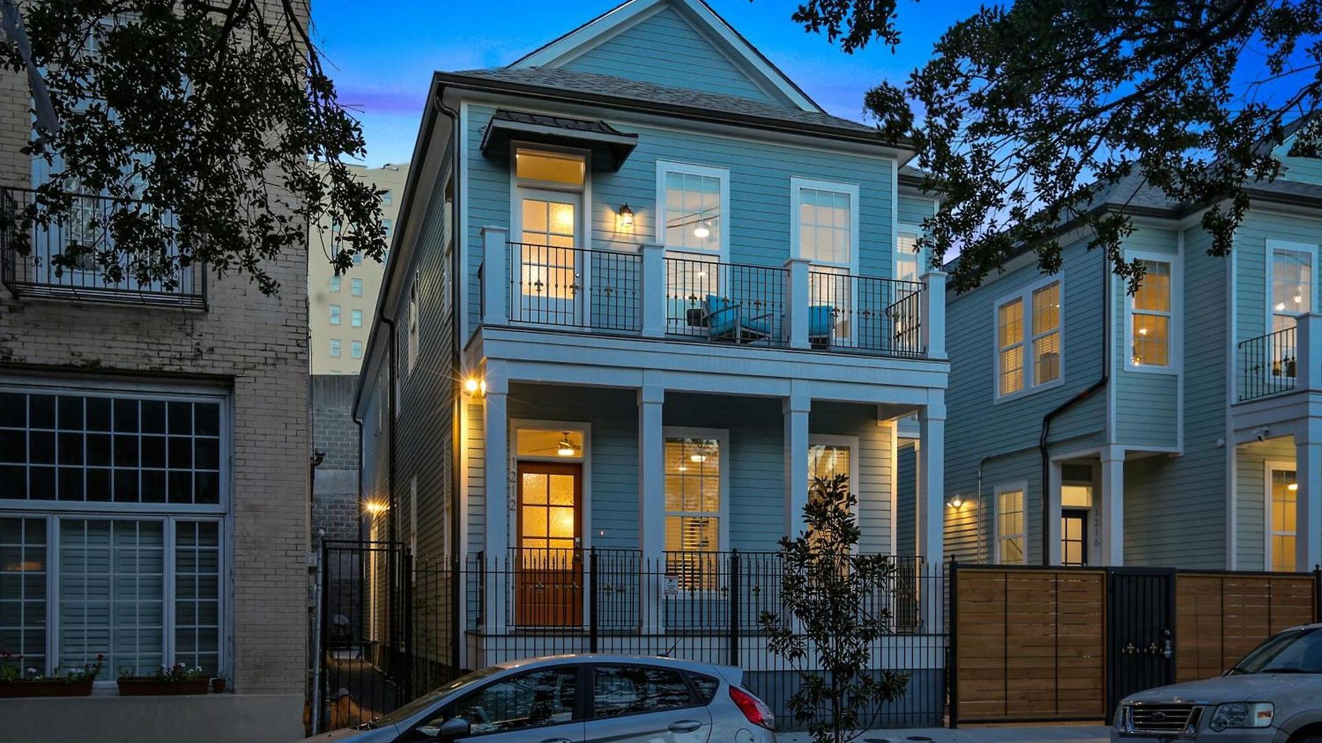 Hosteeva Stunning 4 Bedroom W Pool Steps To St Charles Ave Apartment New Orleans