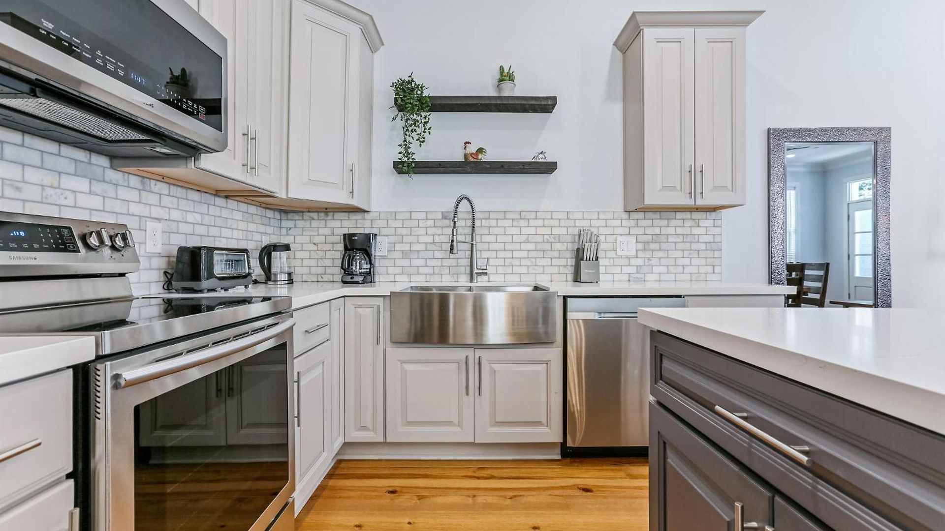 Hosteeva Stunning 4 Bedroom W Pool Steps To St Charles Ave * New Orleans