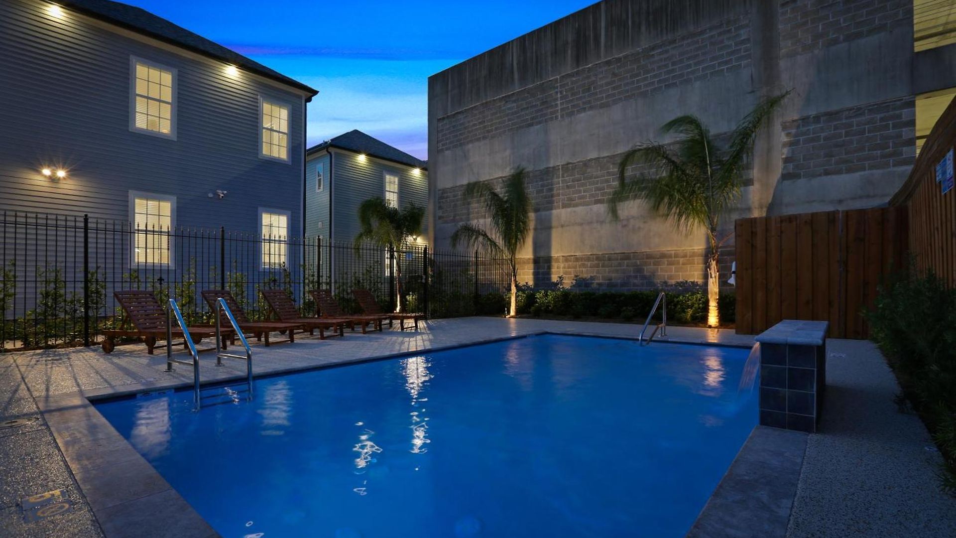 Hosteeva Stunning 4 Bedroom W Pool Steps To St Charles Ave