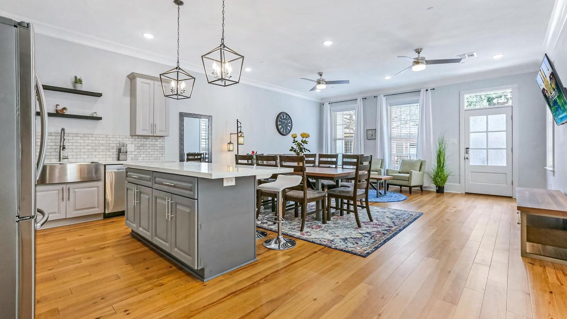Apartment Hosteeva Stunning 4 Bedroom W Pool Steps To St Charles Ave