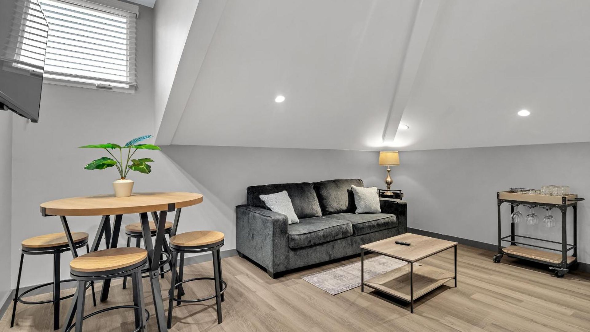 Apartment Bywater At 4200 St Claude Avenue New Orleans
