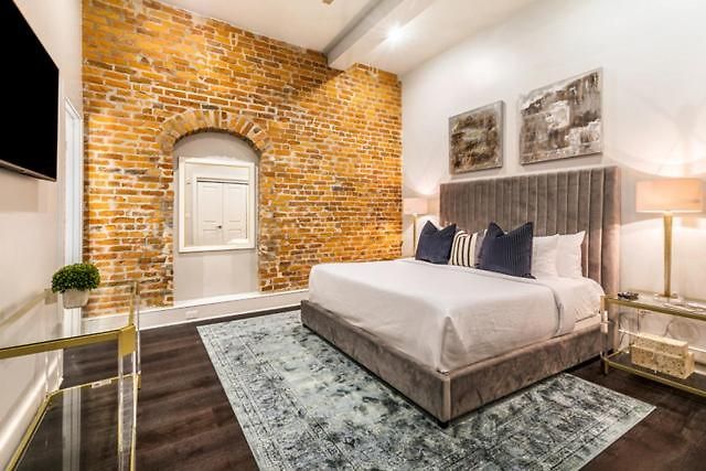 Luxury - The Oak *