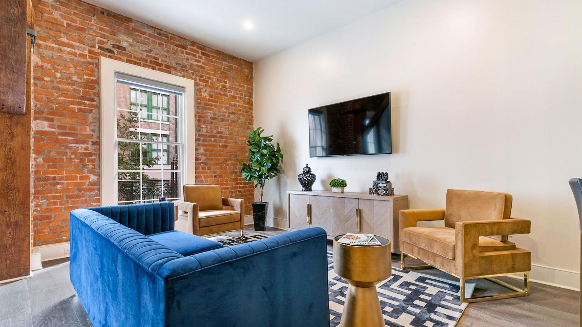 Luxury - The Oak *