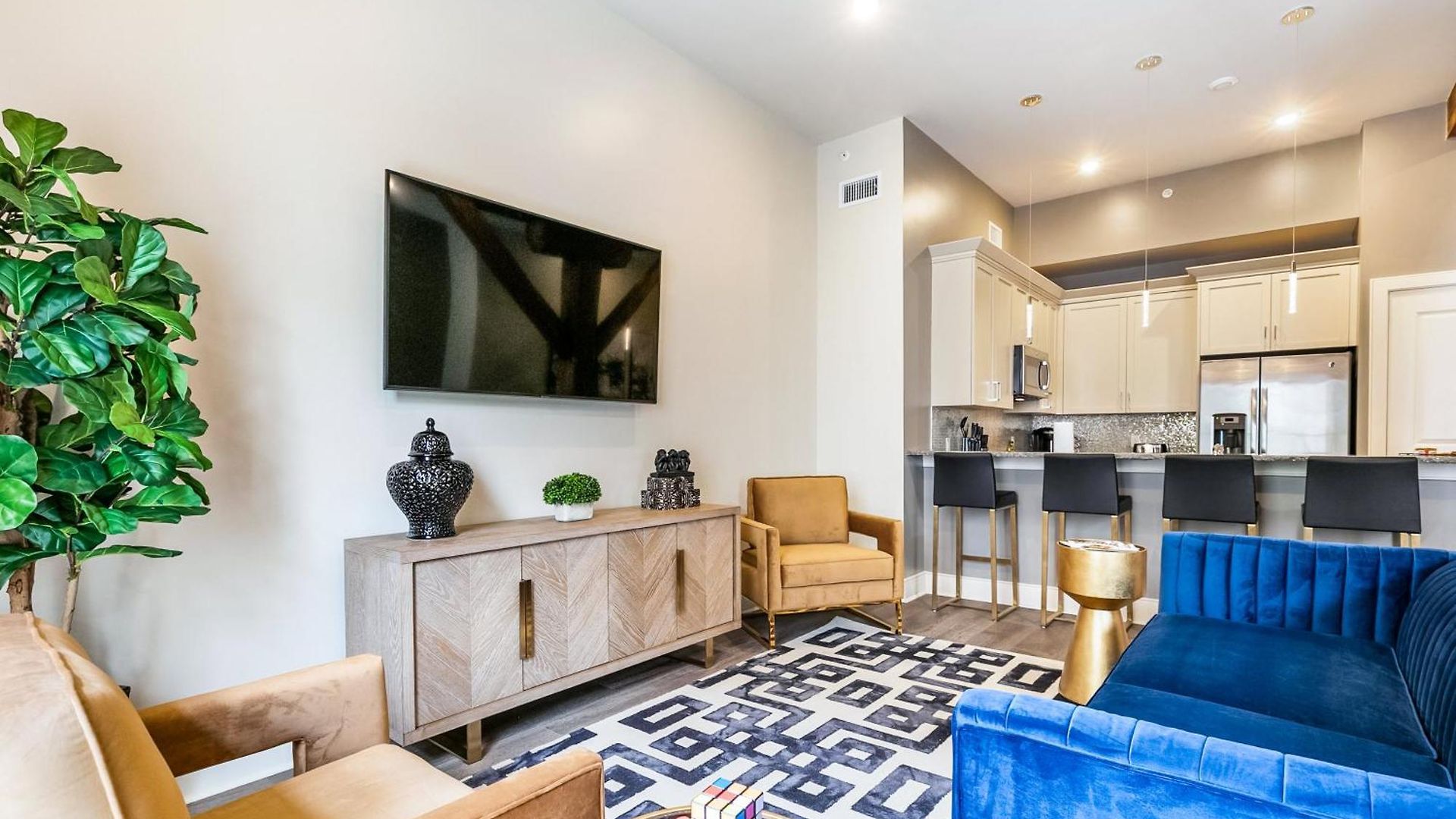 Luxury - The Oak Apartment