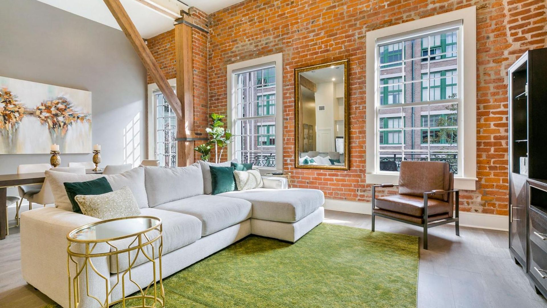 Luxury - The Rex Apartment