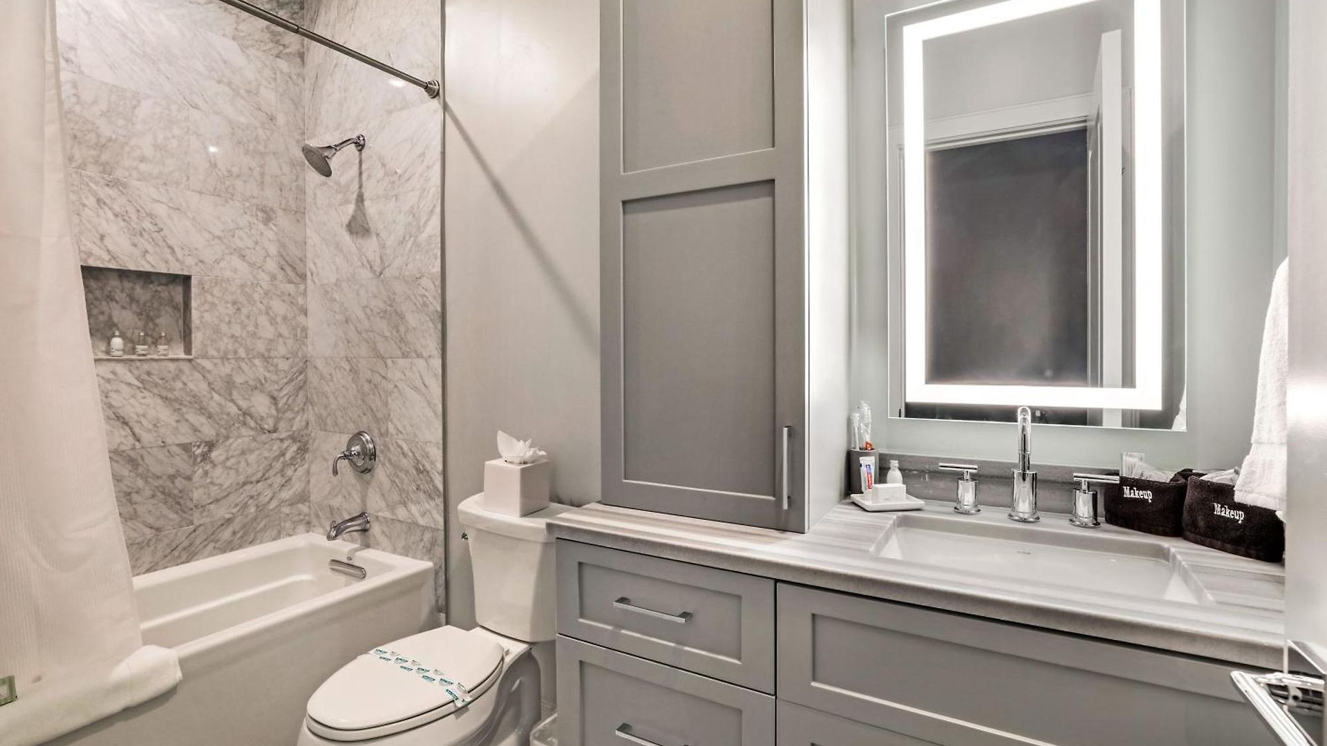 Luxury - The Rex Apartment