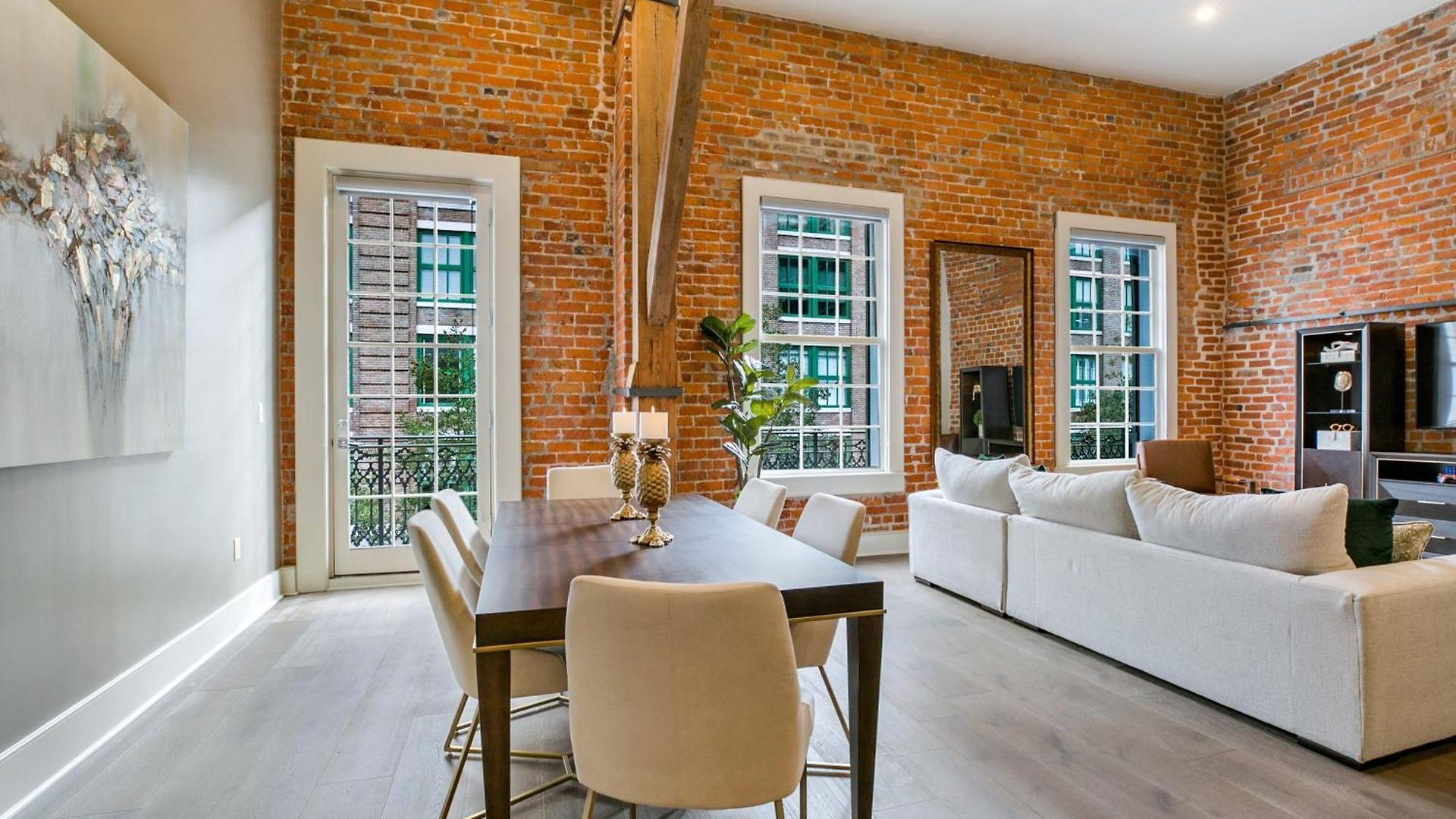 Luxury - The Rex * New Orleans