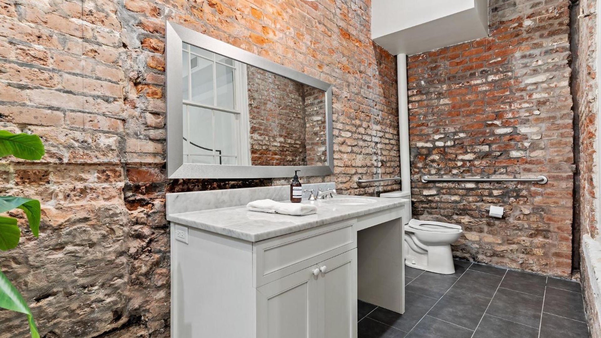 Hotel Group-friendly Nola Near Bourbon *
