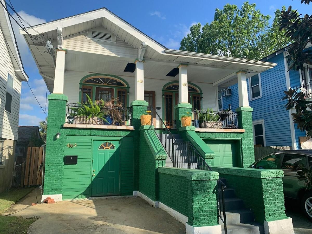 Mid 2 Br- Beautiful, Renovated Arts & Crafts Flat Apartment New Orleans