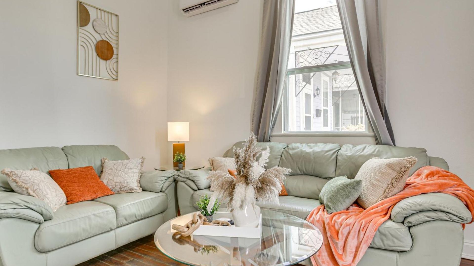 Visit Tulane & Loyola: Walkable Paradise In Nola!