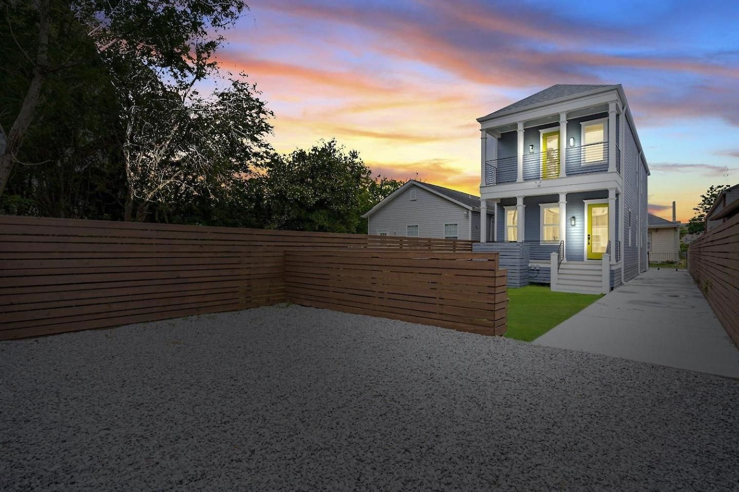 Holiday home 5Br Retreat W Superdome Views & Private Balcony