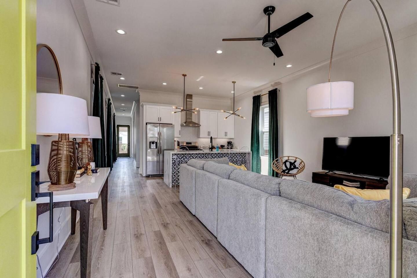 5Br Retreat W Superdome Views & Private Balcony