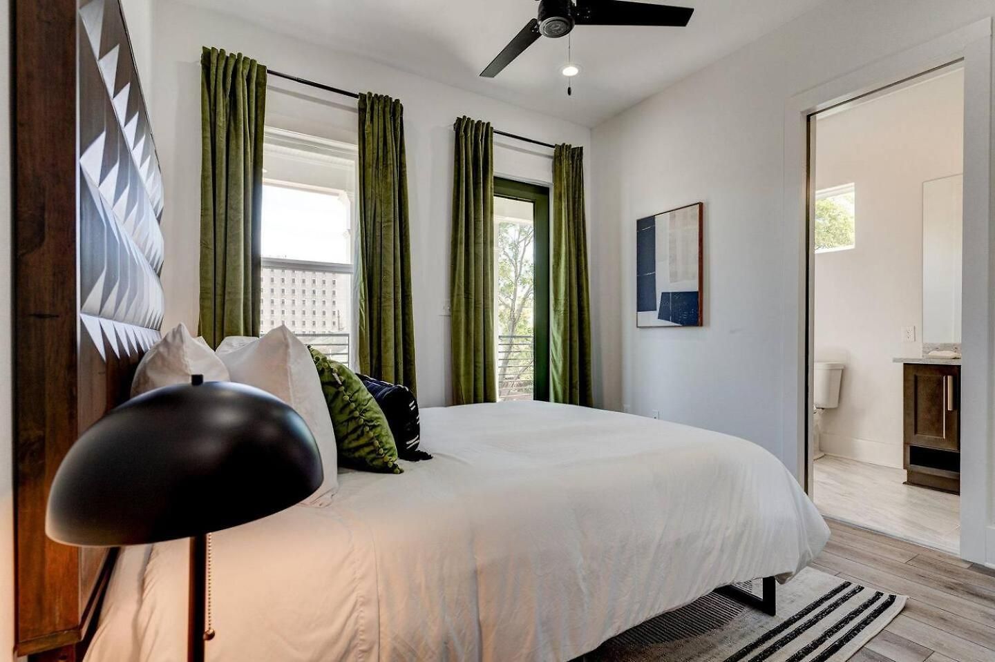 5Br Retreat W Superdome Views & Private Balcony Holiday home