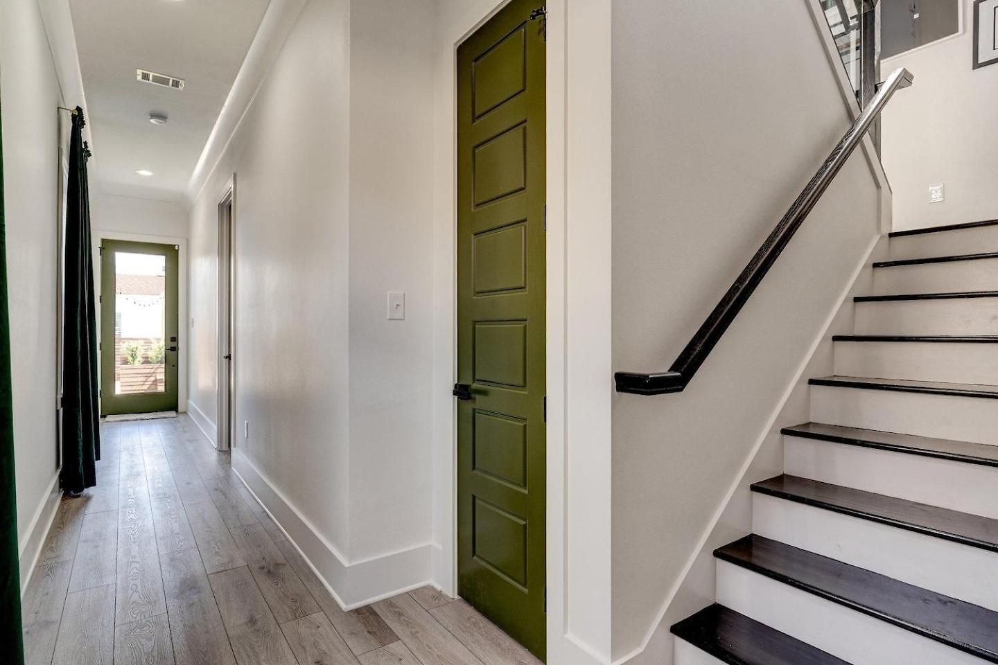 Holiday home 5Br Retreat W Superdome Views & Private Balcony