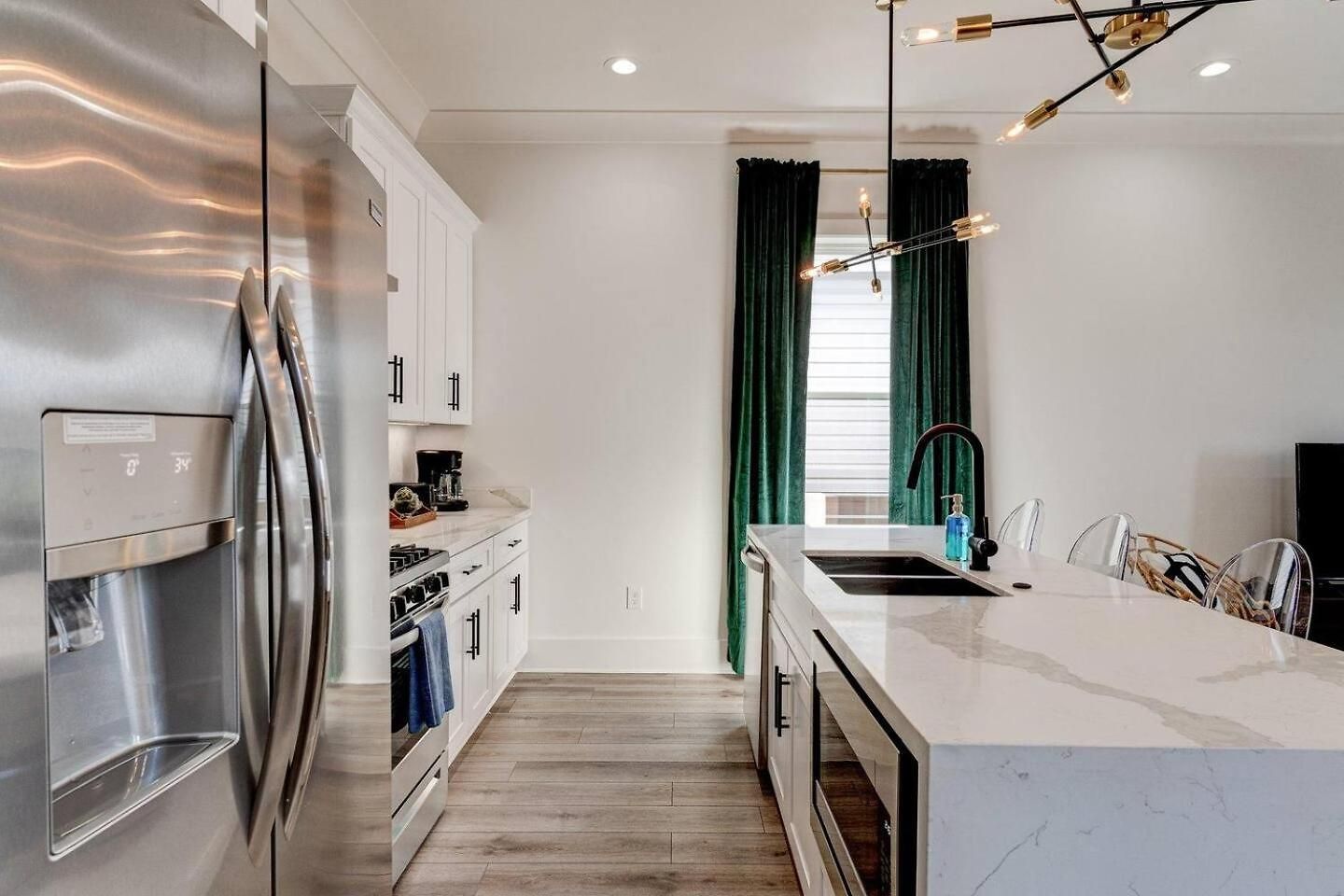Holiday home 5Br Retreat W Superdome Views & Private Balcony *