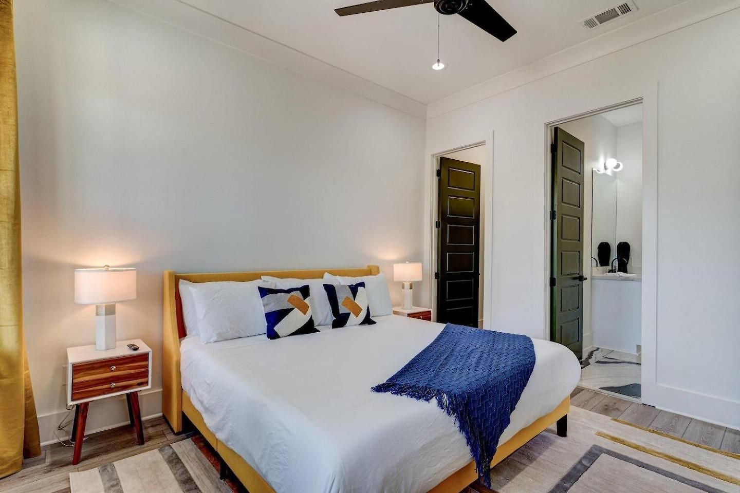 5Br Retreat W Superdome Views & Private Balcony