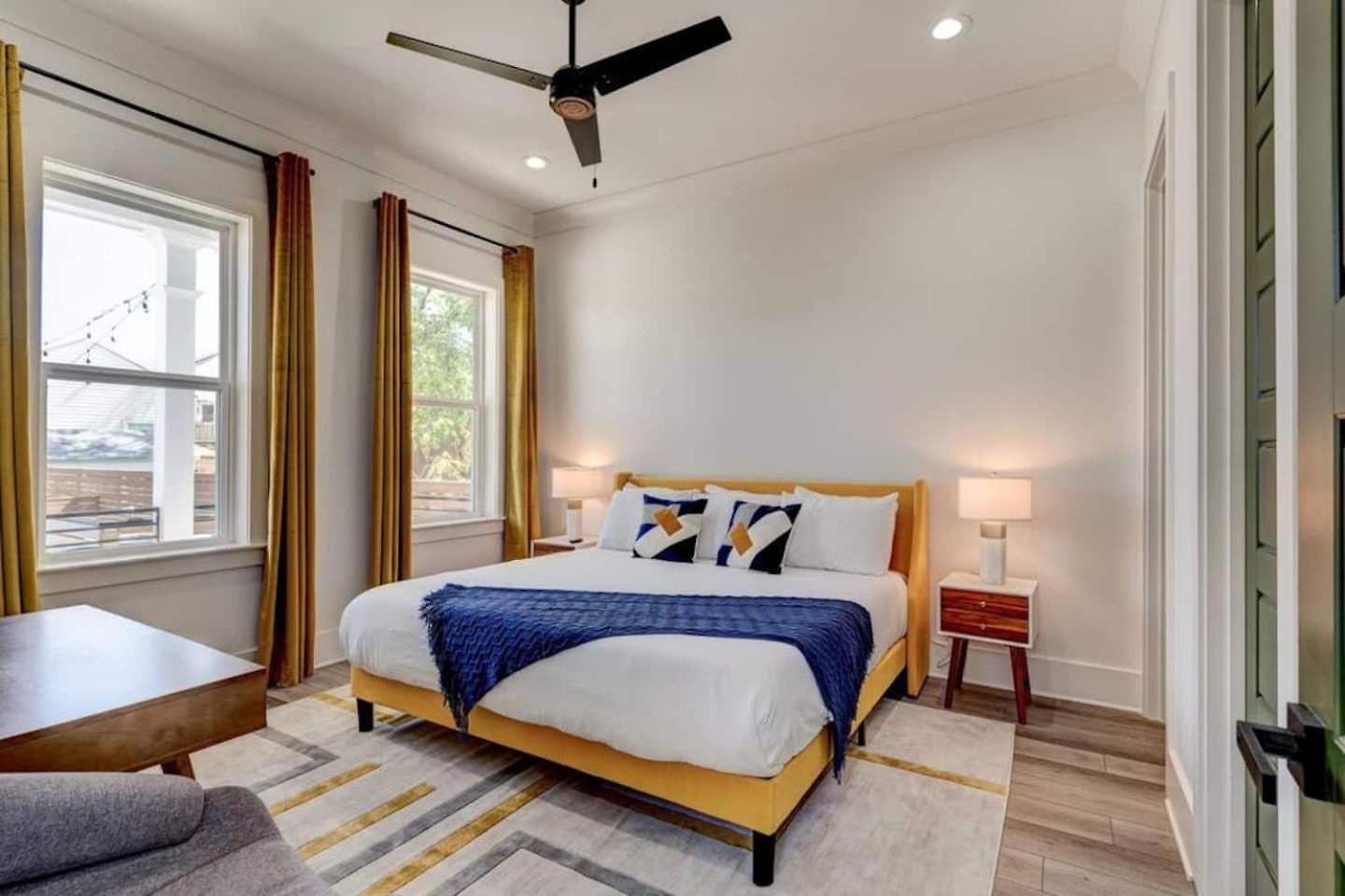 5Br Retreat W Superdome Views & Private Balcony Holiday home