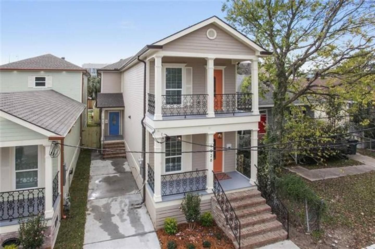 Mid-City Duplex W Workspace & Full Kitchen Holiday home