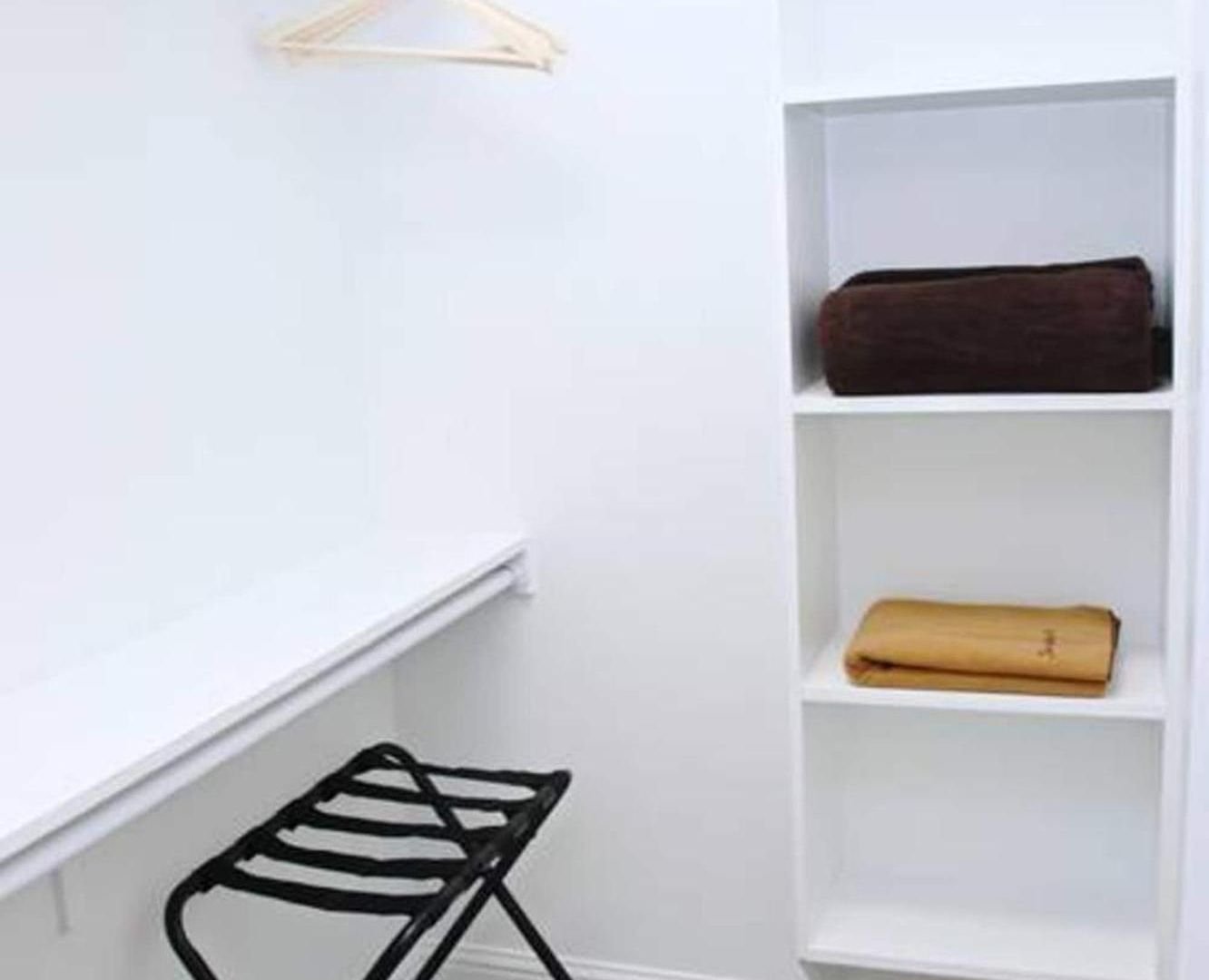 Mid-City Duplex W Workspace & Full Kitchen *