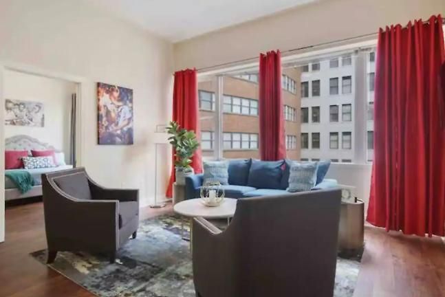 Beautiful Walk To French Quarter, Pool, Gym, View Apartment New Orleans