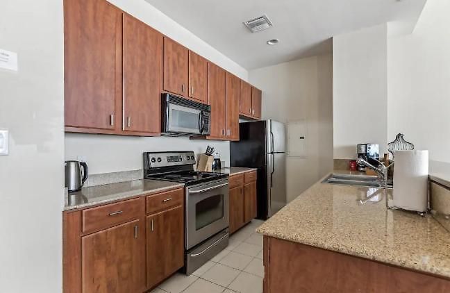 Beautiful Walk To French Quarter, Pool, Gym, View Apartment *