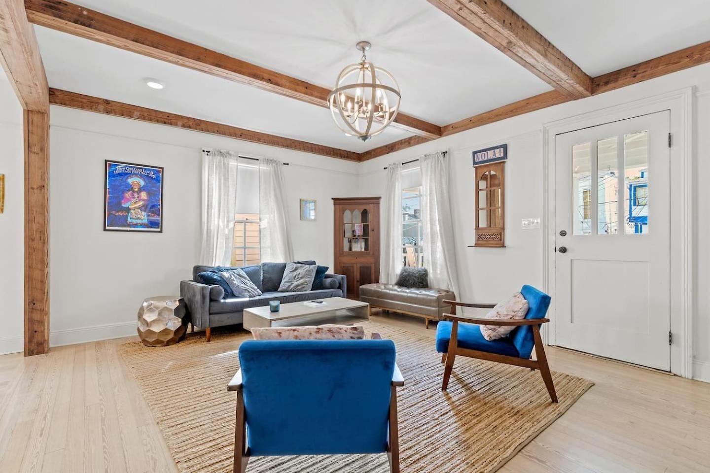 Magazine Street W Private Outdoor Pool Holiday home *
