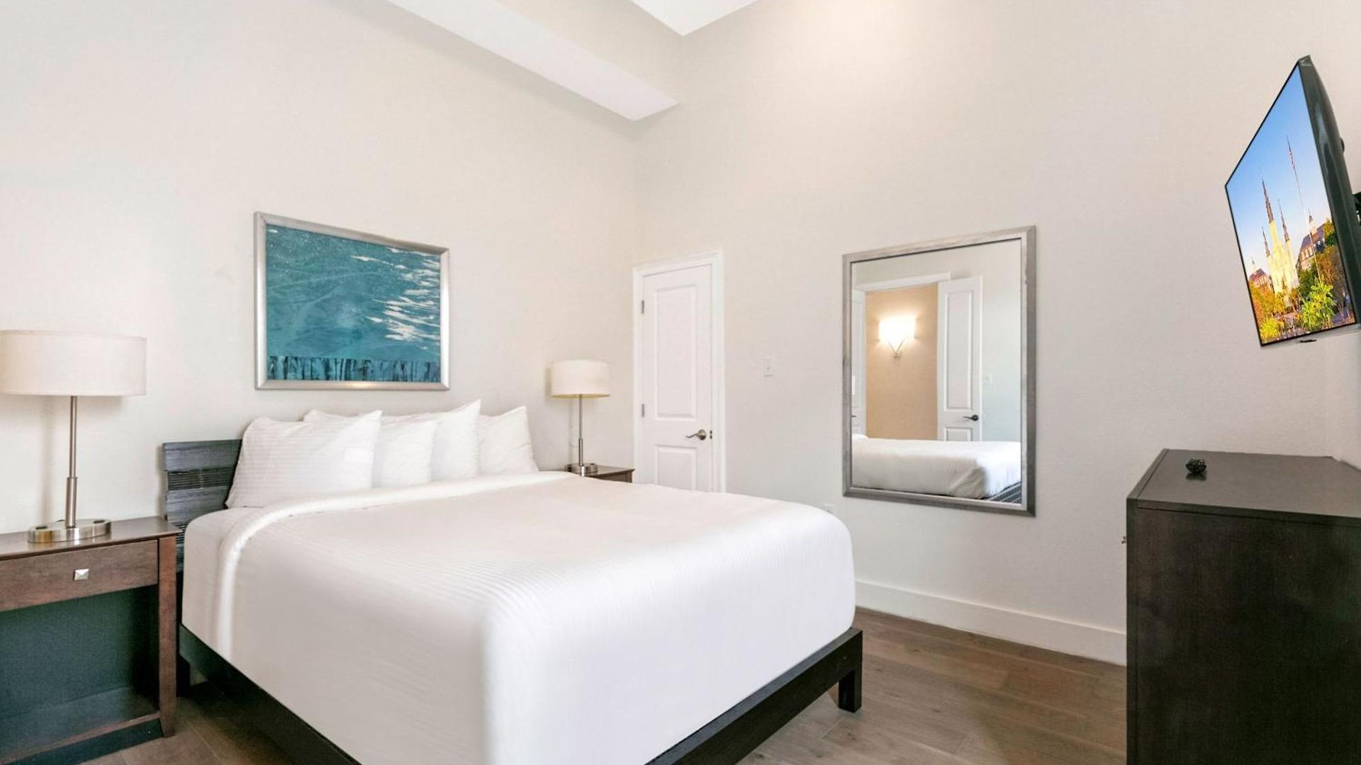 Stunning Close To French Quarter