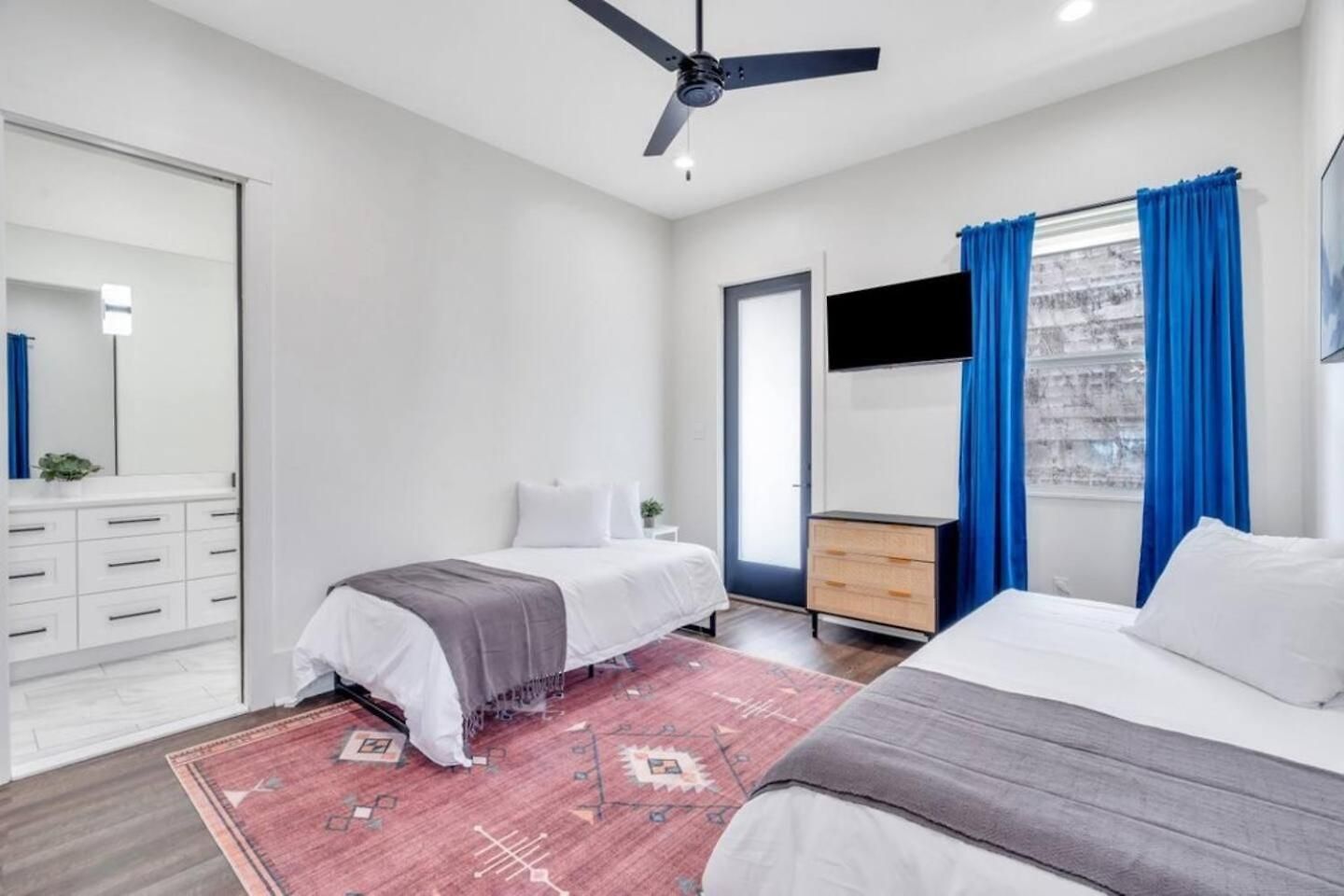 5Br Retreat W Fire Pit, Balcony & Backyard Oasis New Orleans