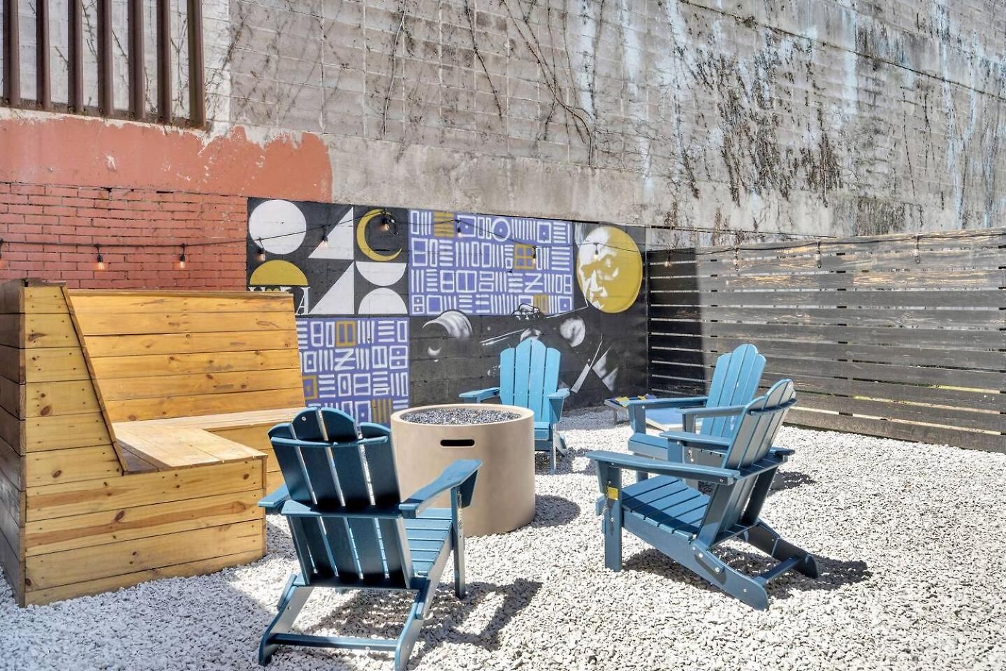 5Br Retreat W Fire Pit, Balcony & Backyard Oasis New Orleans