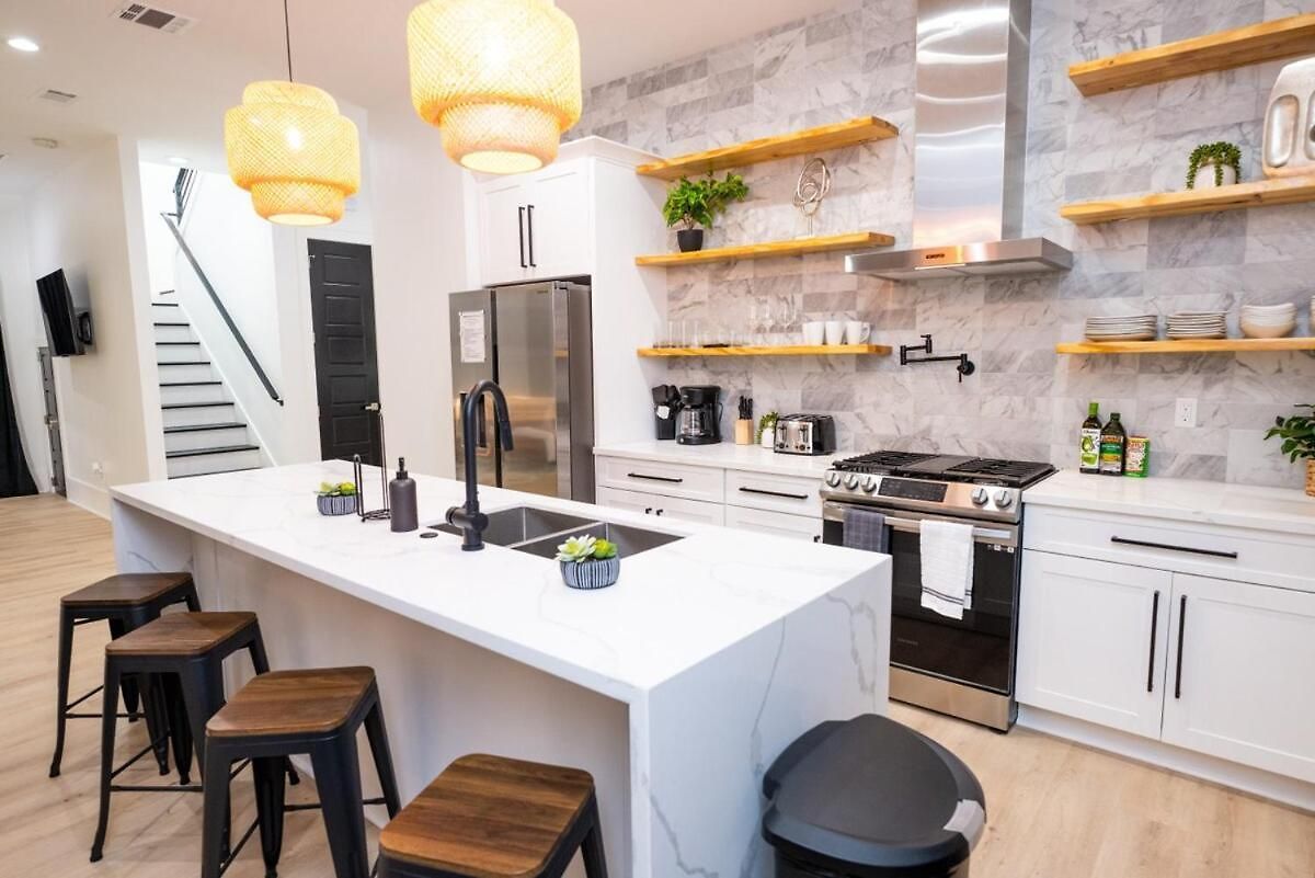 Luxe New Construction In Quiet Neighborhood Holiday home New Orleans