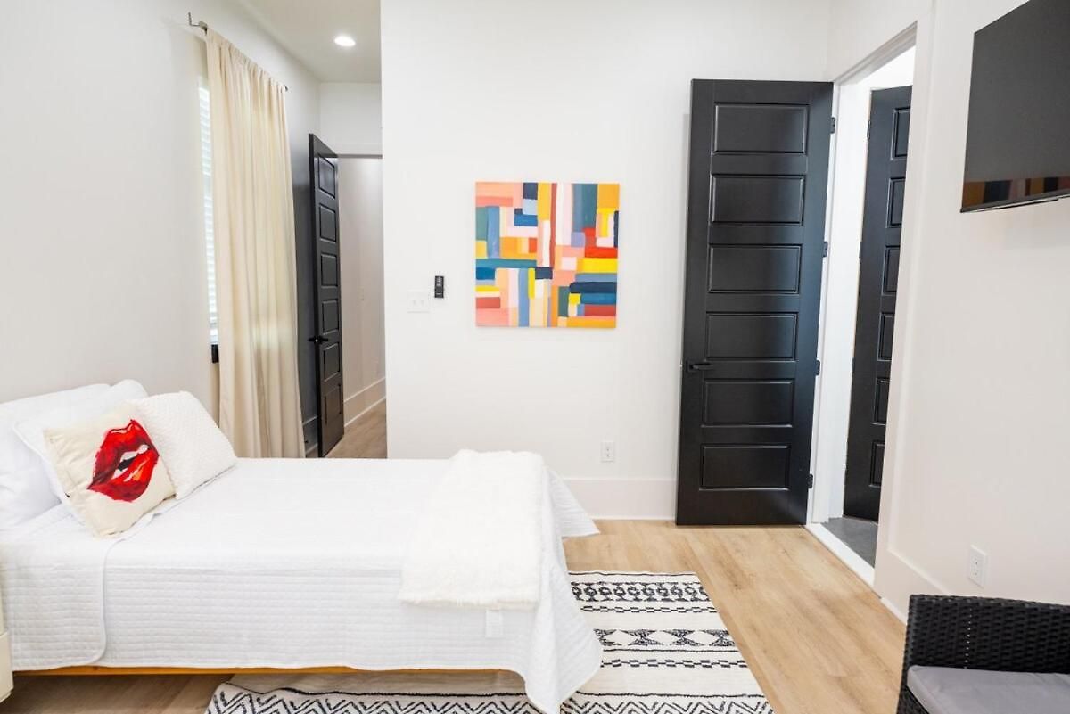 Shimmering New Nola Tvs In Bedrooms & Parking *