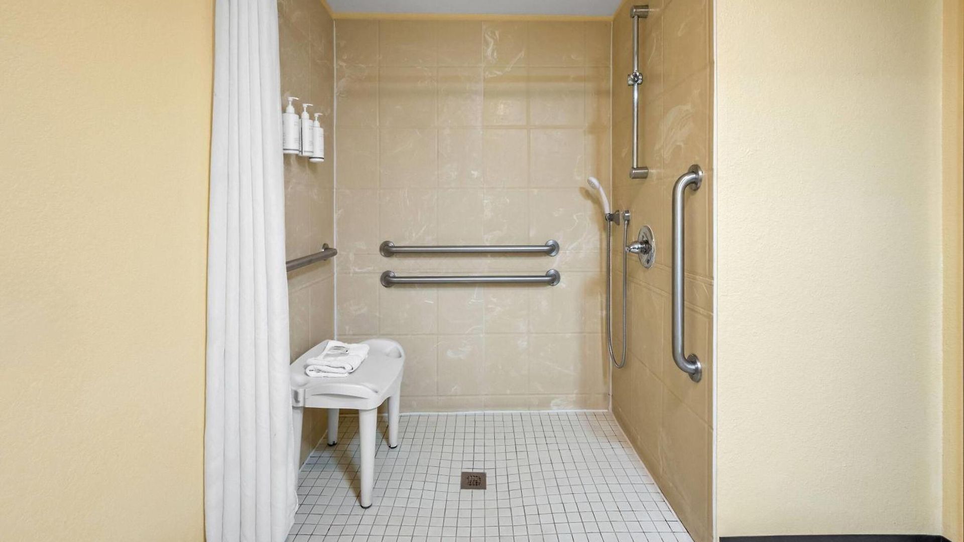 Hotel Days By Wyndham Pontchartrain 3*
