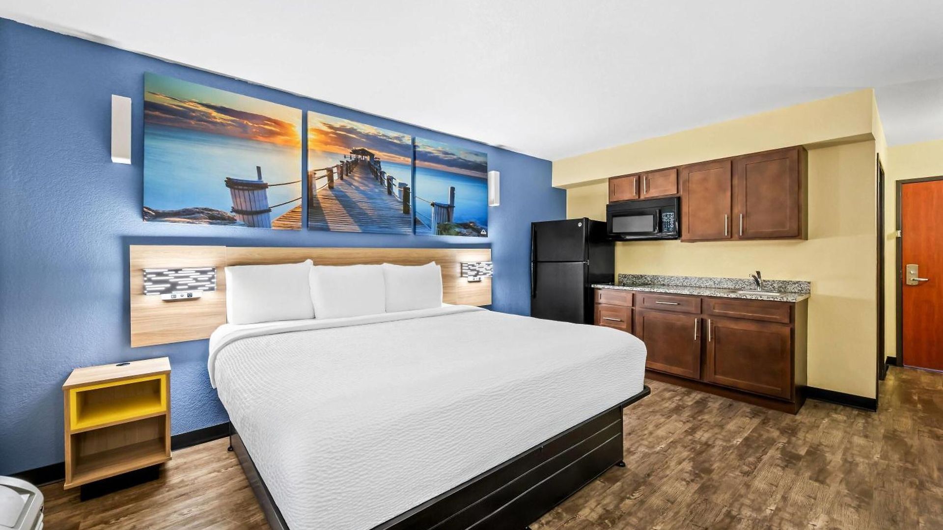 Hotel Days By Wyndham Pontchartrain 3*