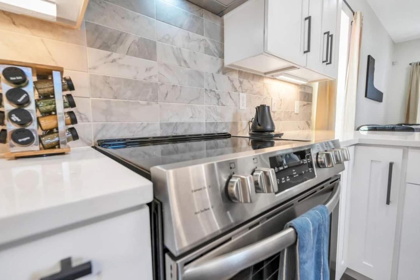 5Br Retreat W Fire Pit, Balcony & Backyard Oasis * New Orleans